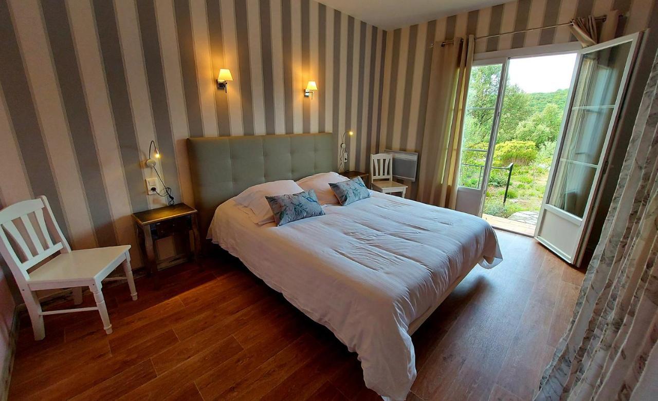 Hôtel Les Hauts de Mourèze Esterno foto