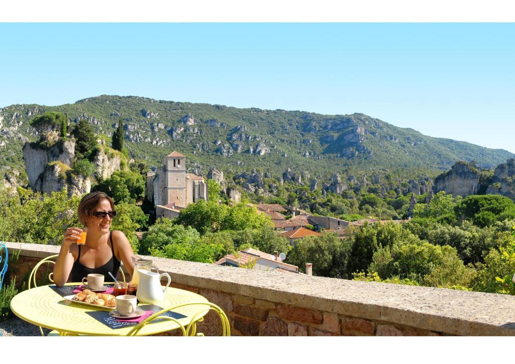 Hôtel Les Hauts de Mourèze Esterno foto